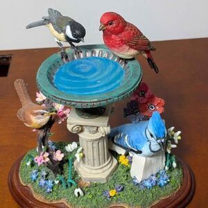 Danbury Mint SPRINGTIME BEAUTIES Bird Bath Bob Guge Figurine Blue Jay Cardinal
